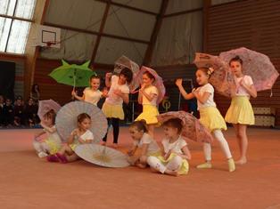 20140406 Les enfants entrent en scene